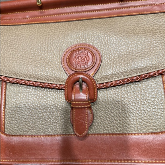 Alba Tan and Brown Crossbody Bag with Classic Design - Picture 2 of 12